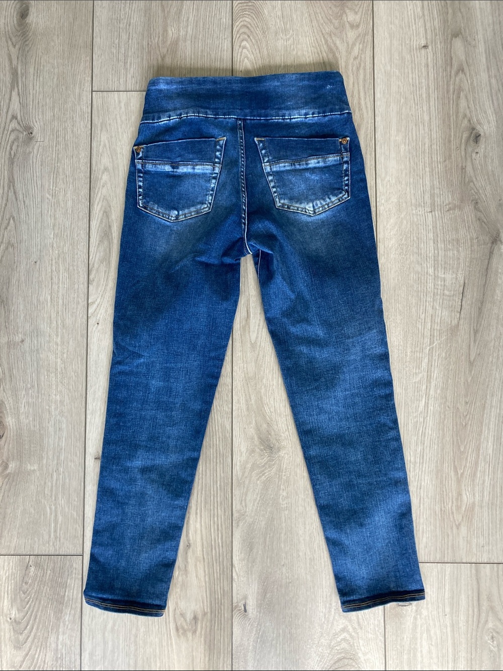 Rock & Revival Fever Crop Jeans Slimming Denim Rx Women’s 4 Pull On Stretch